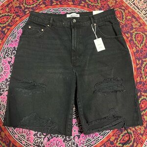 Ardene NWT Black Bermuda High Rise Distressed shorts size 9